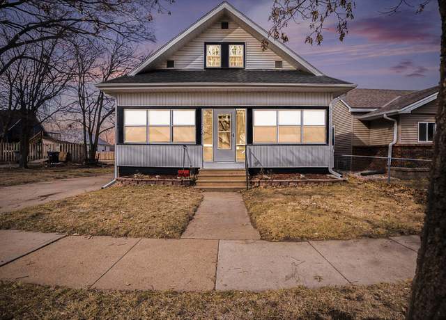 Property at 754 Ave F, Council Bluffs, IA 51503, 4 beds, 2 baths