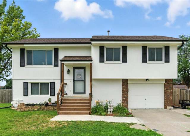 Property at 2806 S 7th Street St, Council Bluffs, IA 51501, 4 beds, 3 baths