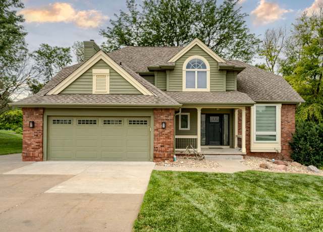 Property at 127 Applewood Ct, Council Bluffs, IA 51503, 4 beds, 4 baths
