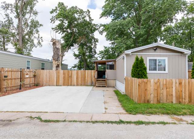 Property at 3506 John St, Council Bluffs, IA 51501, 3 beds, 2 baths