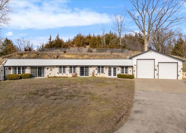Property at 21033 Old Lincoln Hwy Hwy, Crescent, IA 51526, 3 beds, 3 baths