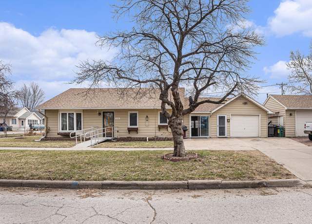 Property at 113 N 26th St, Council Bluffs, IA 51501, 2 beds, 1 bath