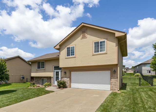 Property at 4914 Spring Cir, Council Bluffs, IA 51503, 3 beds, 3 baths