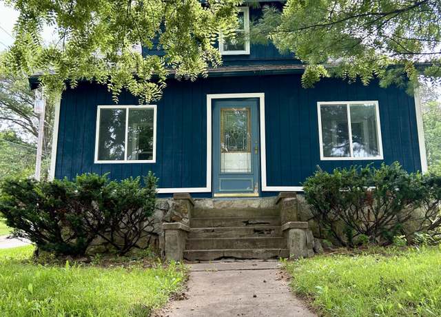 Property at 613 N Walnut St, Avoca, IA 51521, 3 beds, 2 baths