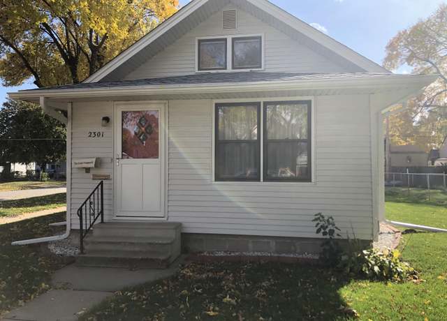 Property at 2301 Avenue D, Council Bluffs, IA 51501, 3 beds, 2 baths