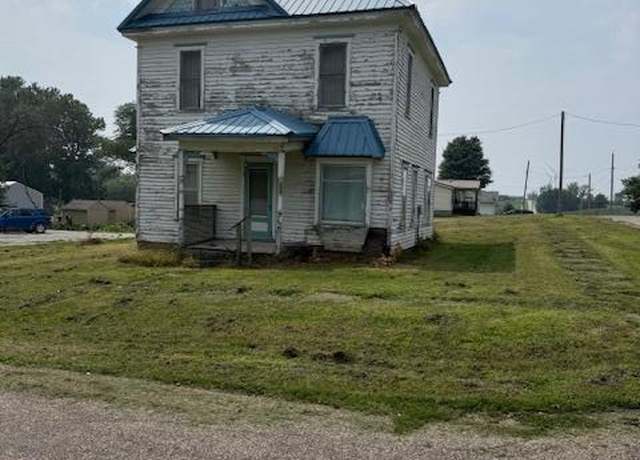Property at 414 Pacific St, Walnut, IA 51577, 4 beds, 1 bath