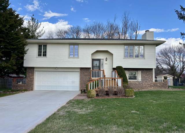 Property at 643 Simms Ave, Council Bluffs, IA 51503, 3 beds, 3 baths