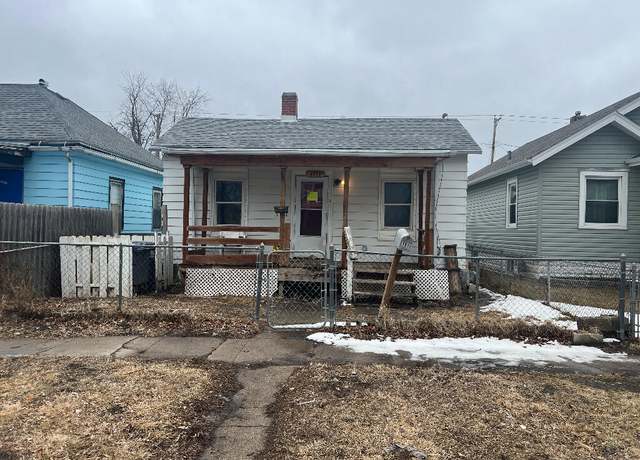Property at 1911 11th St, Council Bluffs, IA 51503, 2 beds, 1 bath