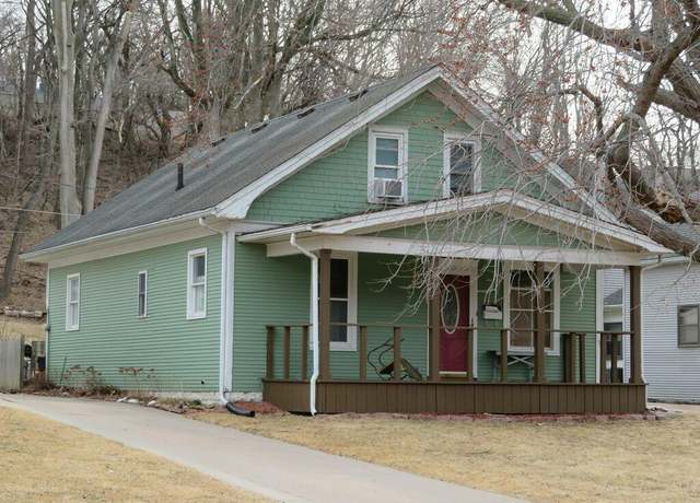 Property at 1545 N Broadway St, Council Bluffs, IA 51503, 4 beds, 1 bath