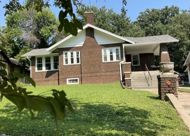 Property at 1133 Military Ave, Council Bluffs, IA 51503, 3 beds, 2 baths