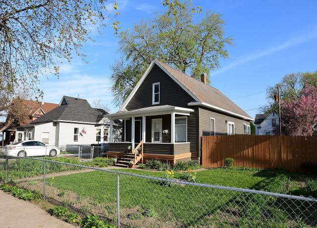 Property at 1820 4th Ave, Council Bluffs, IA 51501, 2 beds, 1 bath