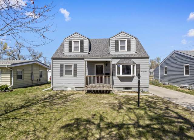 Property at 3106 4th Ave, Council Bluffs, IA 51501, 4 beds, 3 baths