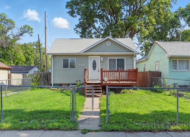 Property at 818 18th Ave, Council Bluffs, IA 51501, 2 beds, 1 bath