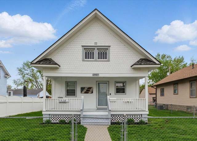Property at 1907 S 7th St, Council Bluffs, IA 51501, 2 beds, 1 bath