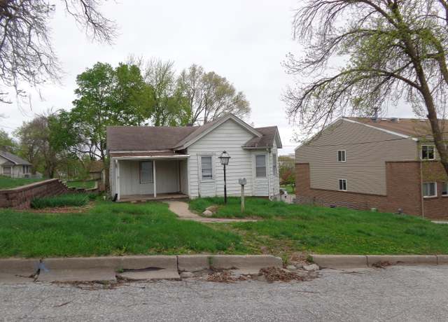 Property at 221 11th Ave, Council Bluffs, IA 51503, 3 beds, 1 bath