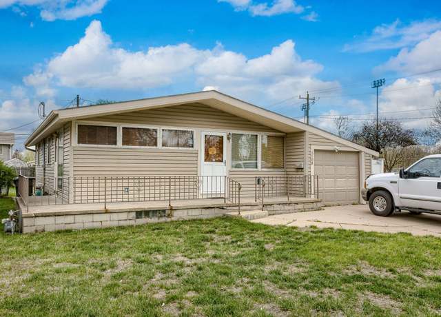 Property at 2108 Aveune J, Council Bluffs, IA 51501, 3 beds, 1 bath