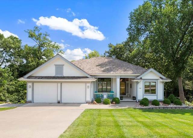 Property at 318 Golden Oaks Dr, Council Bluffs, IA 51503, 4 beds, 3 baths