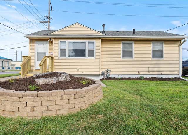 Property at 905 Ash St, Council Bluffs, IA 51501, 3 beds, 1 bath
