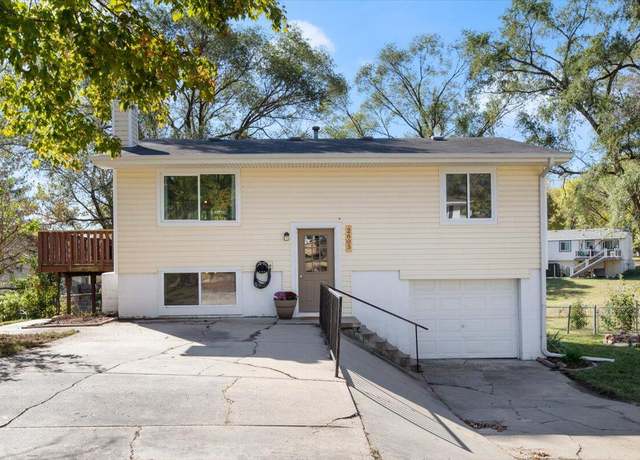 Property at 2605 Virginia St, Bellevue, NE 68123, 3 beds, 1 bath