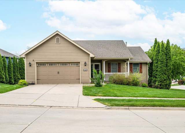 Property at 4103 Briarwood Dr, Council Bluffs, IA 51503, 4 beds, 3 baths