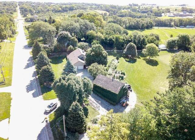 Property at 20425 Greenview RD Rd, Council Bluffs, IA 51503, 4 beds, 4 baths