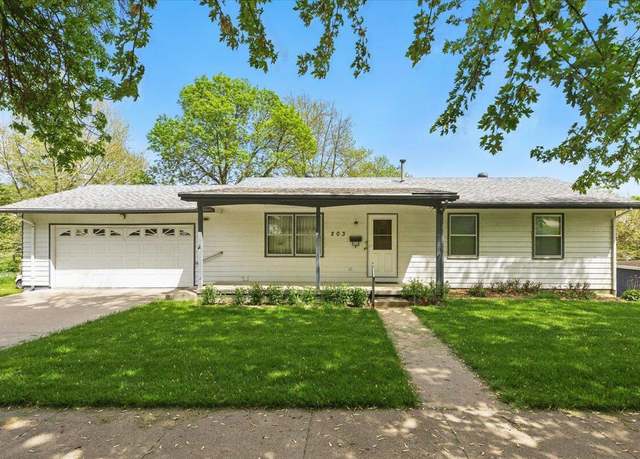 Property at 203 N Hazel St, Glenwood, IA 51534, 5 beds, 3 baths