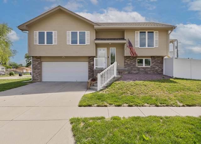Property at 715 N 29th St, Council Bluffs, IA 51501, 3 beds, 3 baths