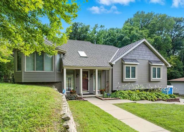Property at 315 Delong Ave, Council Bluffs, IA 51503, 3 beds, 3 baths