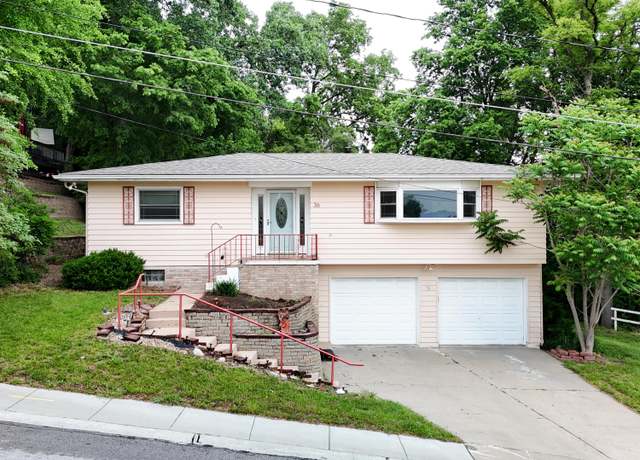 Property at 36 Ivy Dr, Council Bluffs, IA 51503, 3 beds, 2 baths