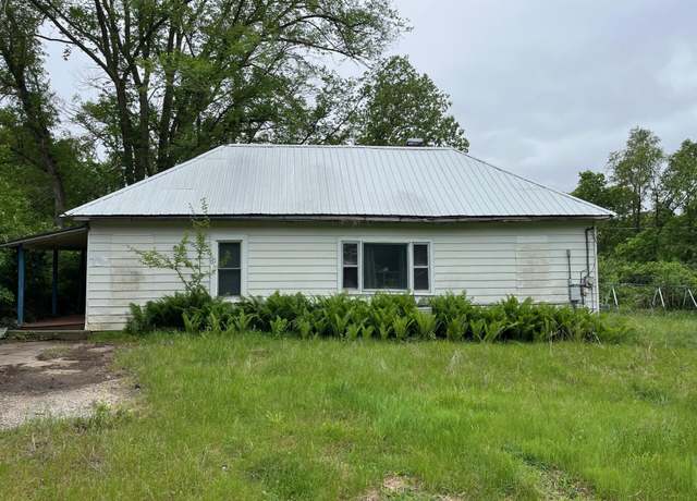 Property at 56665 230 St, Glenwood, IA 51534, 3 beds, 1 bath