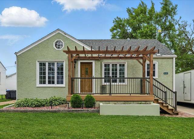 Property at 3121 Avenue F, Council Bluffs, IA 51501, 4 beds, 3 baths