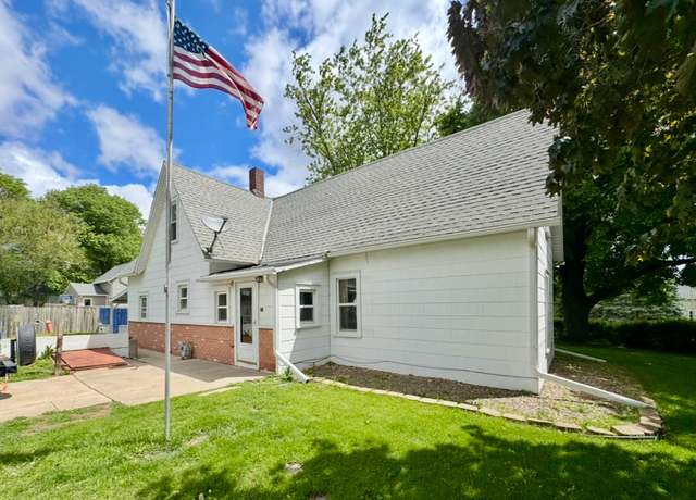 Property at 2209 7th St, Harlan, IA 51537, 4 beds, 1 bath