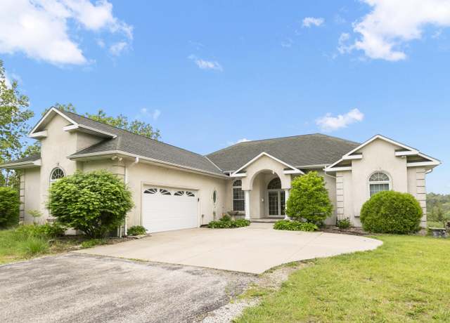 Property at 50638 221st St, Council Bluffs, IA 51503, 5 beds, 3 baths