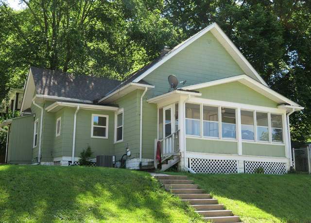 Property at 4 Park Cir, Council Bluffs, IA 51503, 2 beds, 1 bath