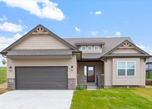 Property at 1742 Blackthorn St, Council Bluffs, IA 51503, 3 beds, 3 baths
