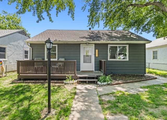 Property at 2719 6th Ave, Council Bluffs, IA 51501, 2 beds, 1 bath
