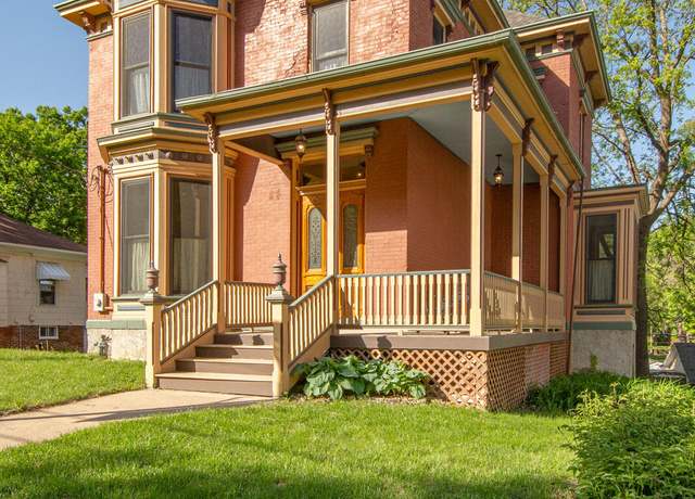 Property at 134 Park Ave, Council Bluffs, IA 51503, 3 beds, 3 baths