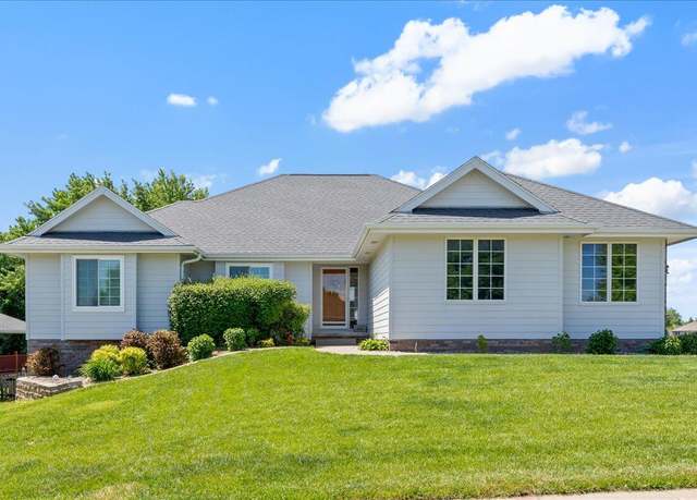 Property at 4105 Gladbrook Dr, Council Bluffs, IA 51503, 4 beds, 3 baths