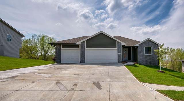 Photo of 1324 Copper Mountian Dr, Crescent, IA 51526