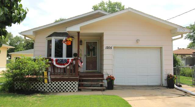 Photo of 1205 N 28th St, Council Bluffs, IA 51501