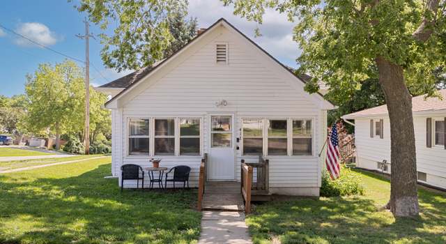 Photo of 412 Park St, Minden, IA 51553