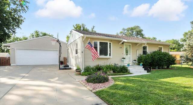 Photo of 124 Beal St, Council Bluffs, IA 51503