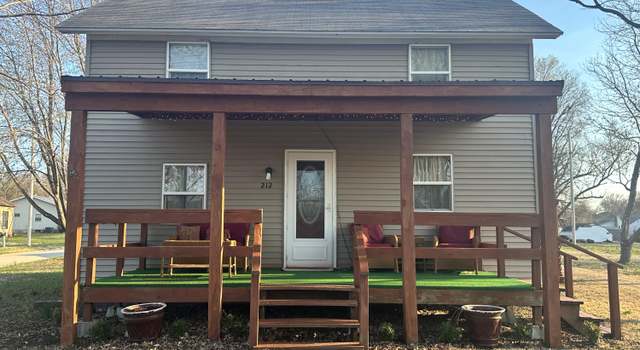 Photo of 212 E Valley Ave, Shenandoah, IA 51601