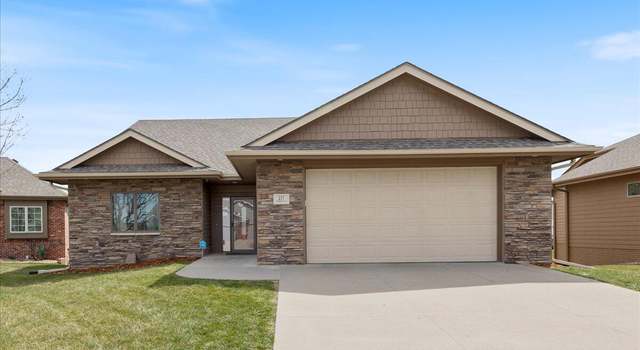 Photo of 217 Traders Pointe Cir, Council Bluffs, IA 51501