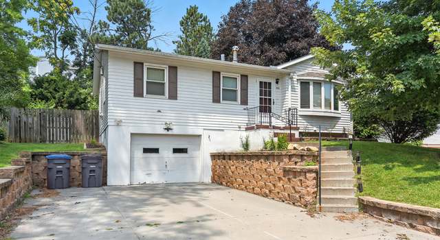 Photo of 166 Crestmont Dr, Council Bluffs, IA 51503
