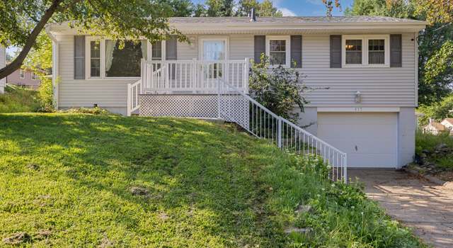 Photo of 415 S Sierra Dr, Council Bluffs, IA 51503