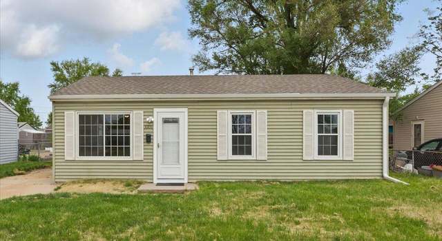 Photo of 1006 Hiatt St, Carter Lake, IA 51510