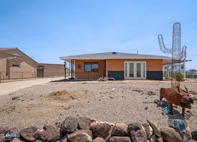 Property at 396 Coral Dr, Lake Havasu City, AZ 86403, 4 beds, 3 baths