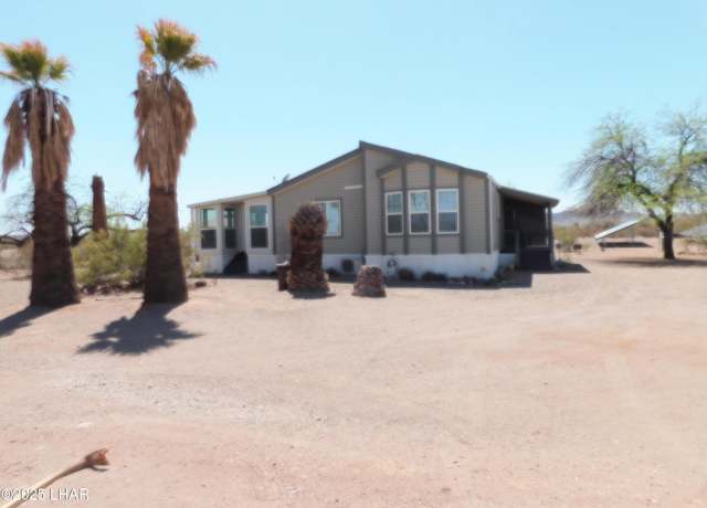Property at 43714 E Hannah Ln, Bouse, AZ 85325, 3 beds, 3 baths