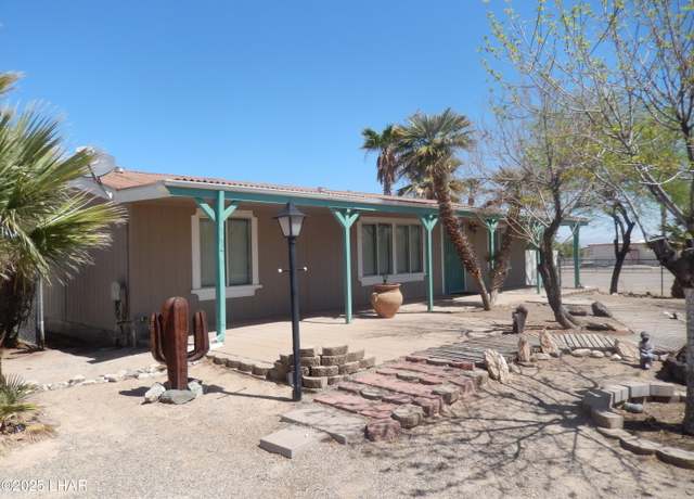 Property at 64701 Harcuvar Dr, Harcuvar, AZ 85348, 3 beds, 2 baths